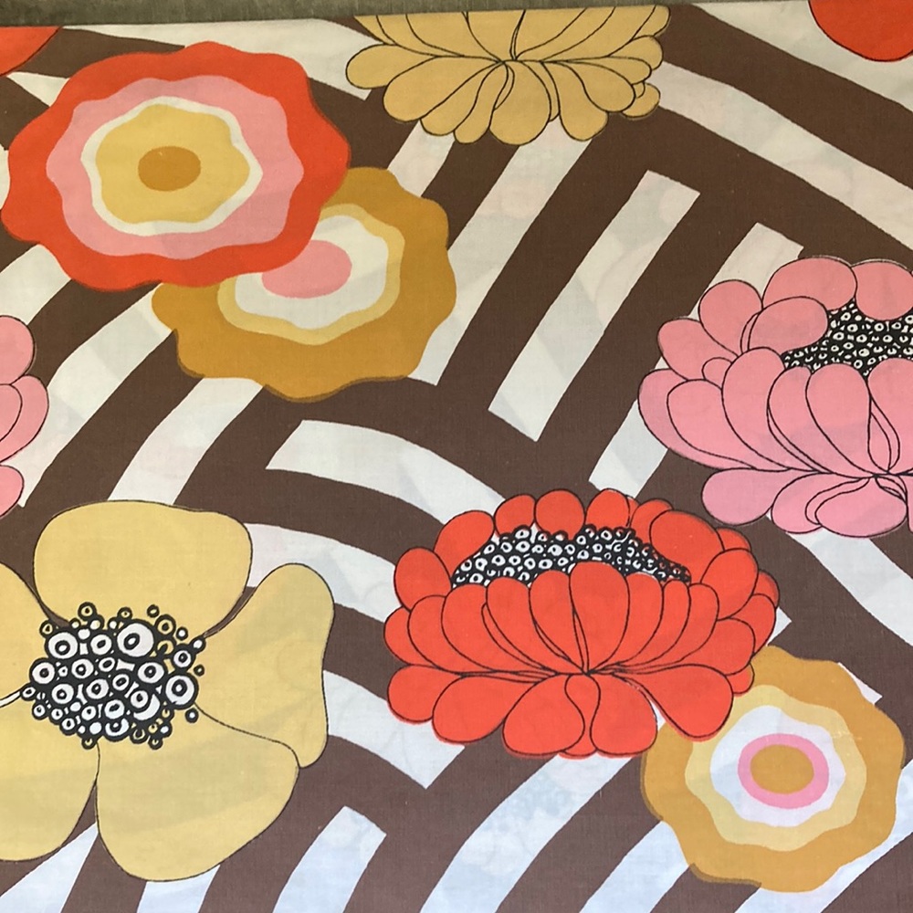 Vintage Retro Springmaid Pillowcase Pair 1970s Flower Power Mod Boho